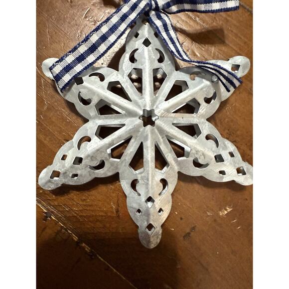 NWT Christmas Shoppe silver grey metal star with bow Christmas tree ornament - Picture 4 of 5